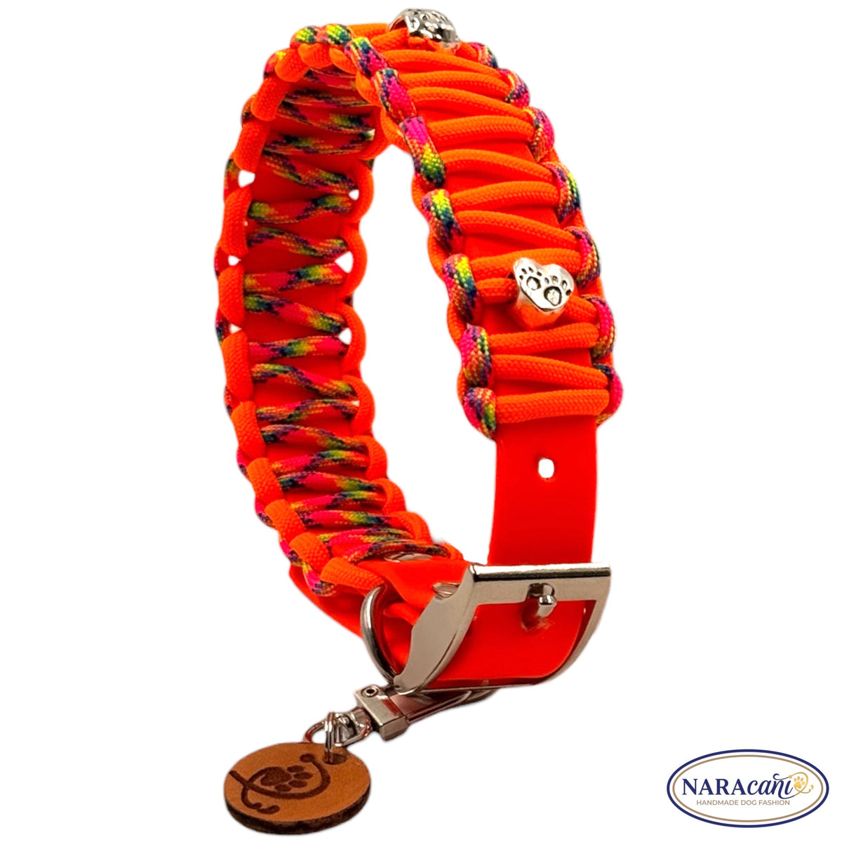 Biothane-Halsband Neon Sign in Neonorange mit buntem Paracord-Cobraknoten, Gesamtansicht
