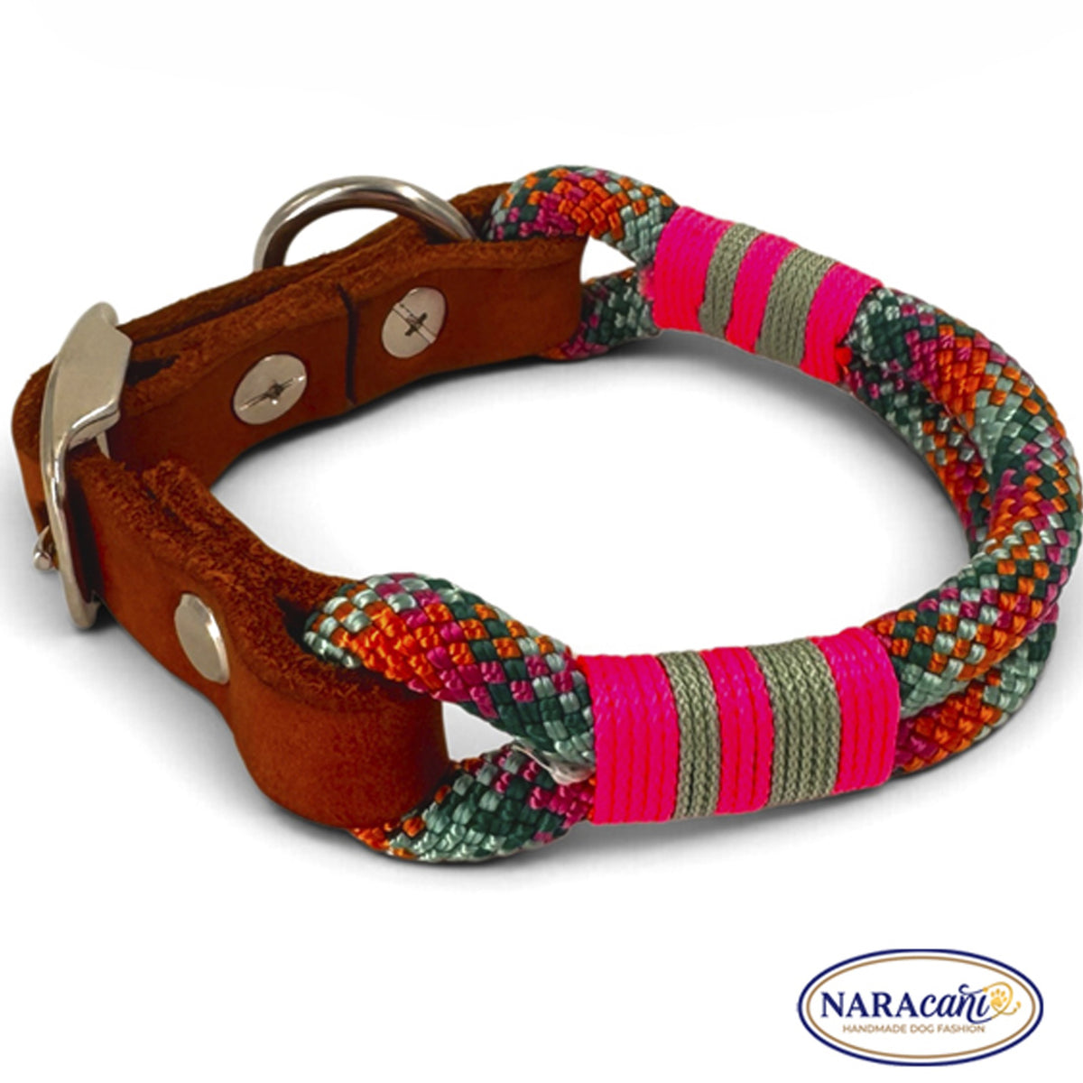 Hundehalsband Paracord Bohemian mit Cognac-Leder aus einem weiteren Blickwinkel