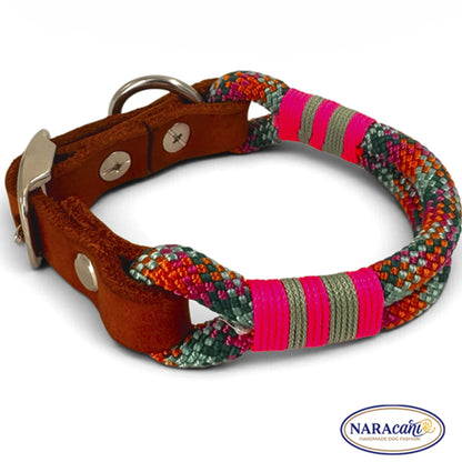 Hundehalsband Paracord Bohemian mit Cognac-Leder aus einem weiteren Blickwinkel