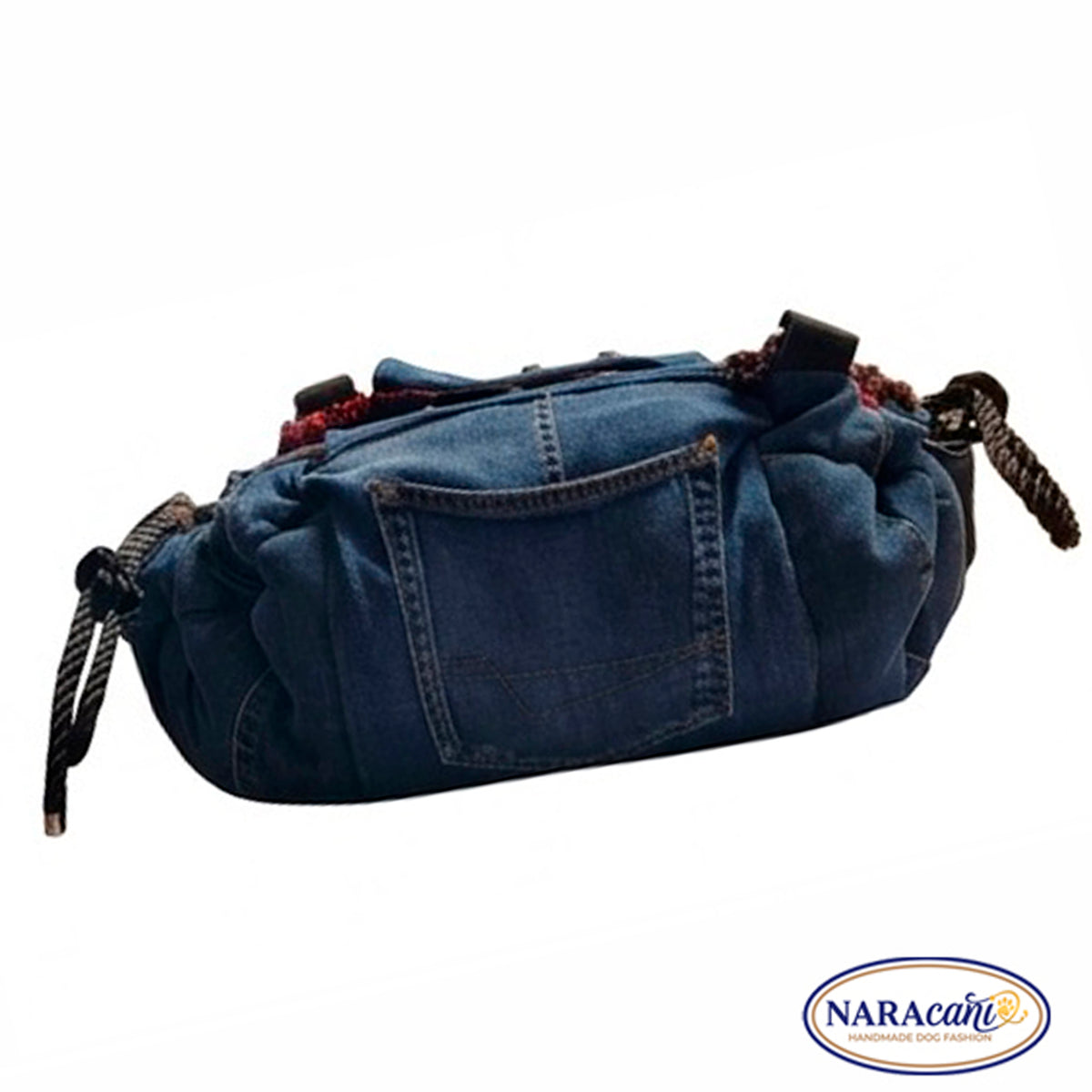 Hundetragetasche „Frida" von der Seite, upcycelte Jeans mit originaler Gesäßtasche
