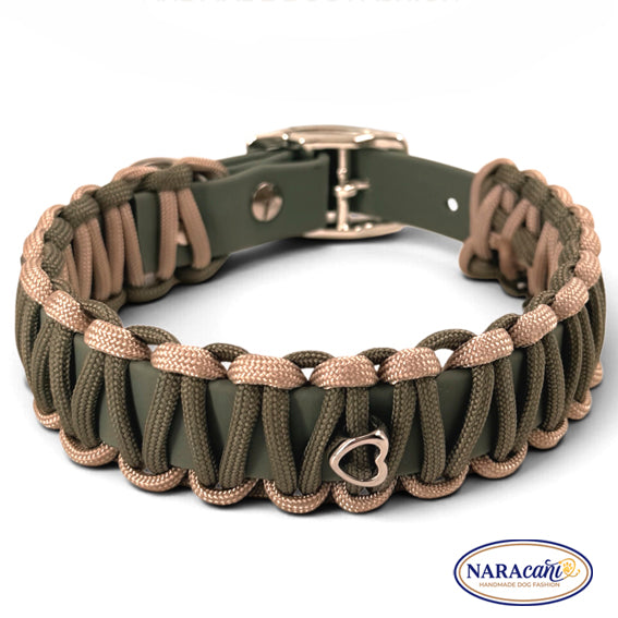 Hundehalsband Biothane Seegras mit beige-olivem Paracord, in voller Länge ausgelegt