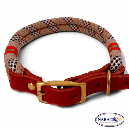 Takelung in Latte macchiato, Rot und Bronze am Halsband Tartan Beige im Detail