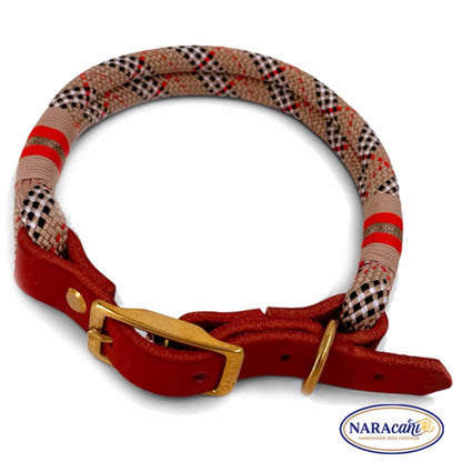 Cognac-Lederadapter mit Schnalle am Halsband Tartan Beige, Detailansicht