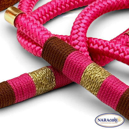 Multifunktionsleine Fuchsia zusammengelegt, goldfarbene Beschläge sichtbar